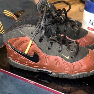 Nike Kids Black and Brown Sneakers